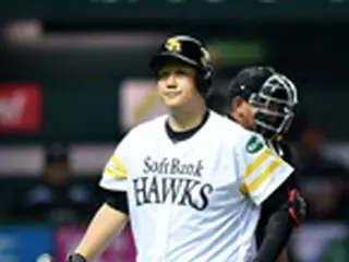 ソフトバンク・李大浩、右手首負傷で途中交代もチーム勝利で日本一に王手