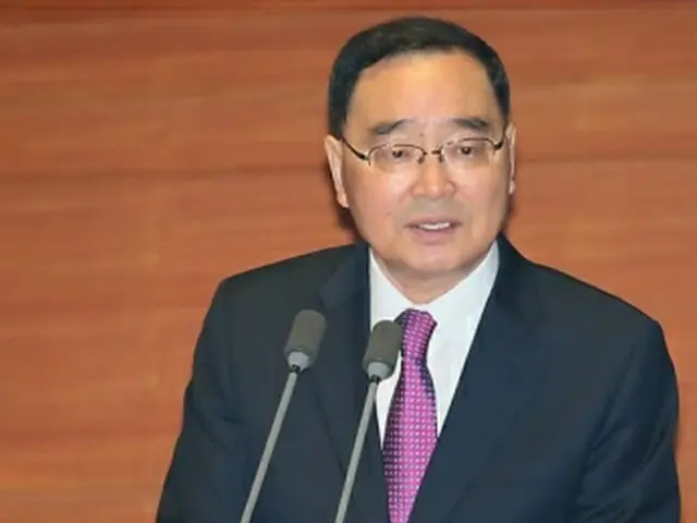 答弁する鄭首相＝３１日、ソウル（聯合ニュース）