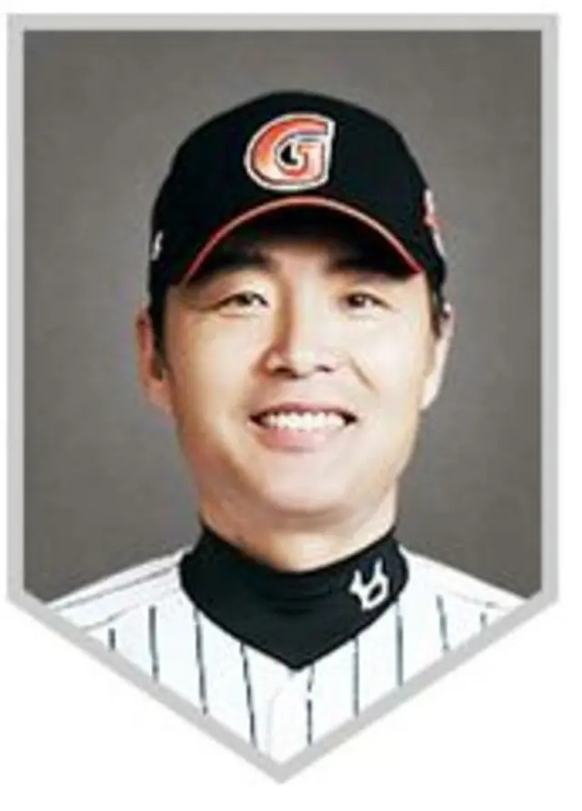 韓国プロ野球ロッテ・ジャイアンツが新任監督にイ・ジョンウン（李鍾雲、48）一軍走塁コーチを選任した。