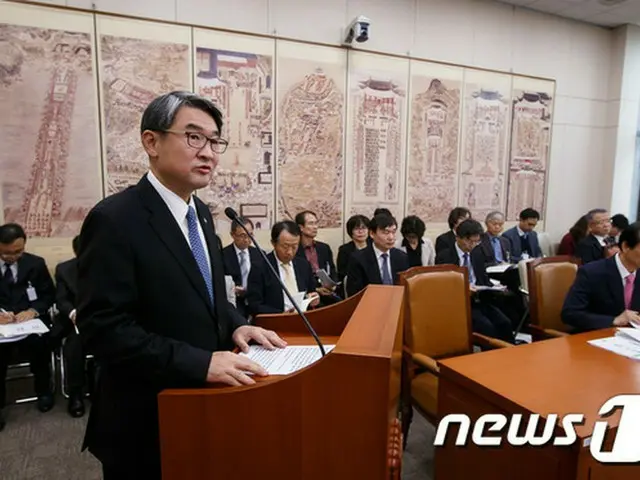 韓国外交部は12日、駐韓日本大使館関係者を呼び、歌手RUI(イ・スンチョル)が日本・羽田空港に4時間ほど抑留された件に関連し、説明を求める予定だ。