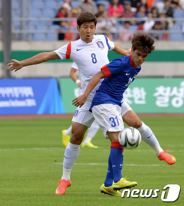 韓国サッカー代表のパク・チュホ（27/ブンデスリーガ・1.FSVマインツ05所属）が、中東遠征の試合中、ヨルダン戦のみ出場し、ドイツへ帰国せざるをえない状況となった。