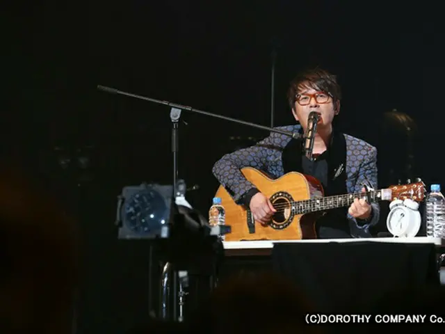 2015年には韓国デビュー25周年、日本デビュー10周年を迎えることになるシン・スンフンが、記念すべき年を前に、ファンへの感謝の気持ちを伝えるために11月6日(木)東京・豊洲PITにてファンミーティングを開催した。
