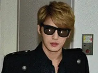 「JYJ」ジェジュン、ユチョン、ジュンス、東京ドーム公演のために来日、羽田空港では互いに譲り合うファンの姿