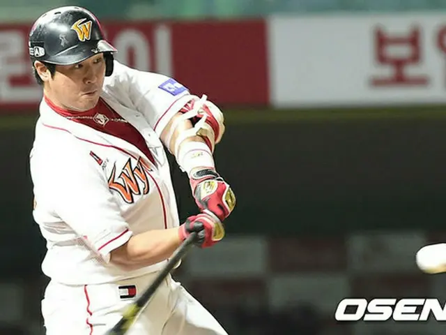 韓国野球・FAビッグ5と呼ばれる注目選手に、蔚山MBCの気象キャスターナ・ユンヒと結婚することを発表したSKの内野手チェ・ジョン（27）選手の名があり、話題となっている。