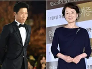女優キム・ヨンエと俳優ユ・ヘジンが「大鐘賞」助演賞を受賞
