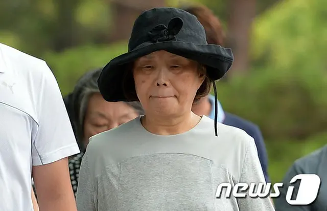韓国沈没船セウォル号オーナーのセモグループ元会長ユ・ビョンオンの妻クォン・ユンジャ(写真)とその弟クォン・オギュンに対し、検察は懲役刑を求刑した。（提供:news1）