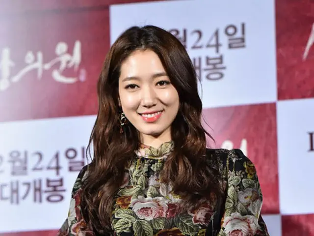 女優パク・シネは26日午後、ソウル・東大門（トンデムン）MEGABOXで行われた映画「尚衣院」の制作報告会に出席し、「韓服から流れる気品を感じることができた」と述べた。（提供:OSEN）