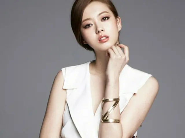 韓国女優コ・アラ（Ara、24）が単独司会としてことしの女性映画人受賞式を進行する。（提供:OSEN）