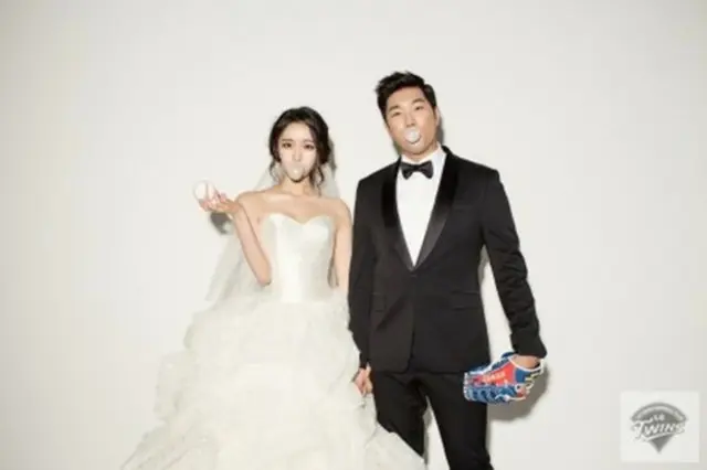 LGツインズ投手ユ・ウォンサンが結婚するというニュースを伝えてきた。（提供:news1）