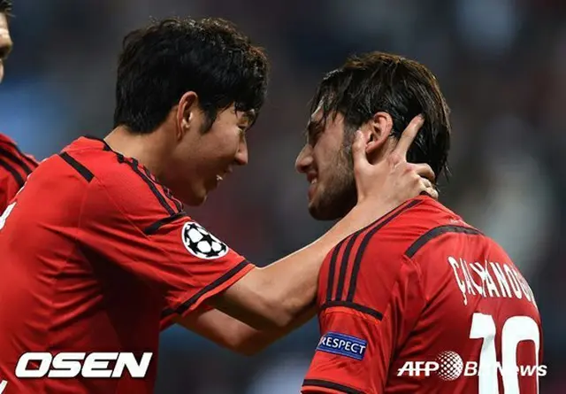 ソン・フンミンはレバークーゼンの重要な試合をみごと勝利へと導き、満足感あふれる笑顔をみせた。