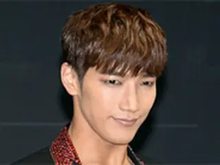 「2PM」Jun. K、母校の韓国版センター試験満点者を祝う