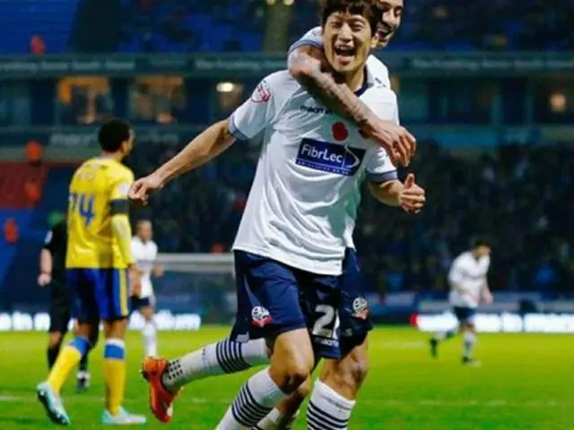 「ボルトン・ワンダラーズFC」のMFイ・チョンヨン（李青龍、26）が2か月連続で“今月の選手”に選ばれた。