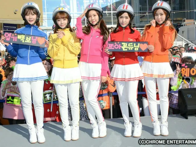 「CRAYON POP (クレヨンポップ)」左からグンミ、ソユル、エリン、チョア、ウェイ