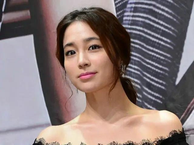 俳優イ・ビョンホンの妻で女優イ・ミンジョン、来年初めまで公式スケジュールなし“家庭に専念”。写真はイ・ミンジョン（提供:OSEN）