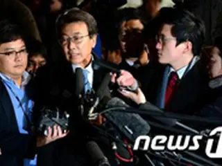 韓国・国政介入疑惑の朴大統領元側近と大統領府総務秘書官の通話事実を確認