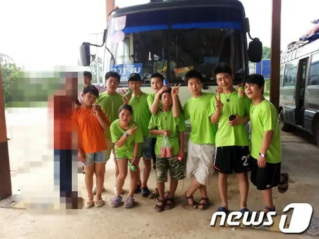 北朝鮮が昨年5月に脱北したがラオスで逮捕され強制送還された青少年の姿を11日、追加公開した。（提供:news1）
