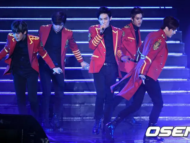 韓国アイドルグループ「MBLAQ」のイ・ジュンとチョンドゥンが脱退を発表した中、所属事務所側は「MBLAQは3人体制でアルバムを発表する」と公式立場を伝えた。