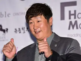 ソフトバンク・“寄付天使”李大浩、1日バリスタに変身