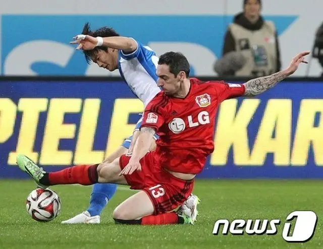 韓国を代表する22歳の同い年、ソン・フンミン（バイエル・レバークーゼン）とキム・ジンス（TSG1899ホッフェンハイム ）が、”コリアンダービー”で激突した。