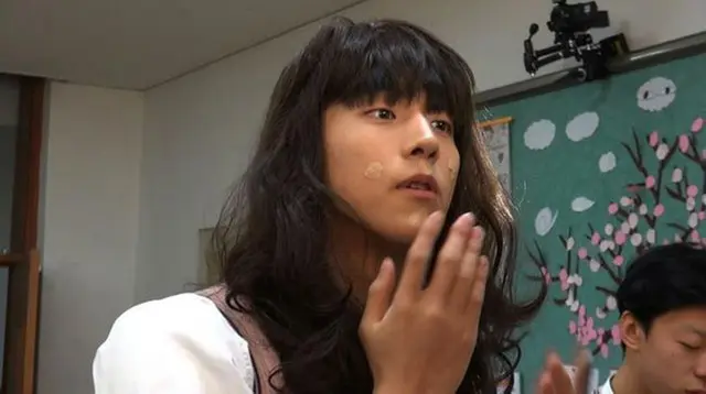 韓国俳優ナム・ジュヒョクが、女子より可愛らしい姿で登場し、話題を集めている。（画像:OSEN）