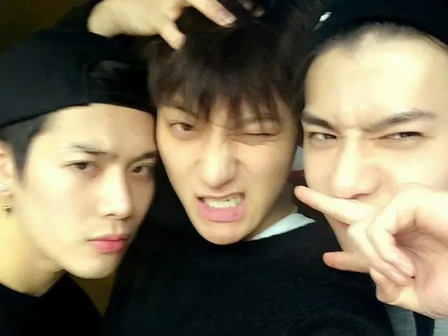 韓国アイドルグループ「EXO」TAO（タオ）とSEHUN（セフン）が「GOT7」Jackson（ジャクソン）とグローバル美男3人衆を結成した。（提供:OSEN）