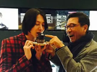 「SUPER JUNIOR」ヒチョル、SMイ・スマン氏と父子のような仲睦まじい姿を公開