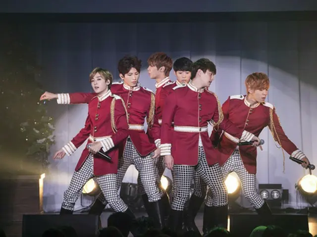12月23日、韓国出身の7人組アイドルグループ「U-KISS」が2度目のクリスマスLIVEを豊洲PITにて開催した。（オフィシャル画像）