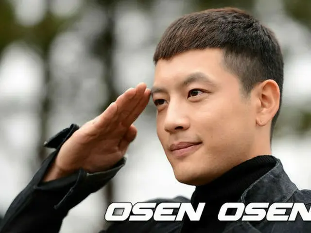 韓国歌手SE7ENが軍服務を終え帰って来る。除隊が迫った中、長年恋人関係にあった女優パク・ハンビョルの新恋人情報に、ファンらからは複雑な反応が出ている。