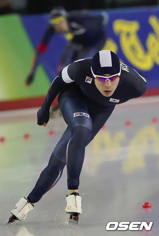 韓国の男子スピードスケートのイ・スンフンが総合選手権大会3冠王となった。（提供:OSEN）