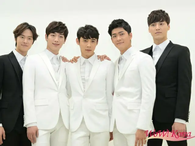 「5urprise」左からコンミョン、ソ・ガンジュン、ユイン、カン・テオ、イ・テファン