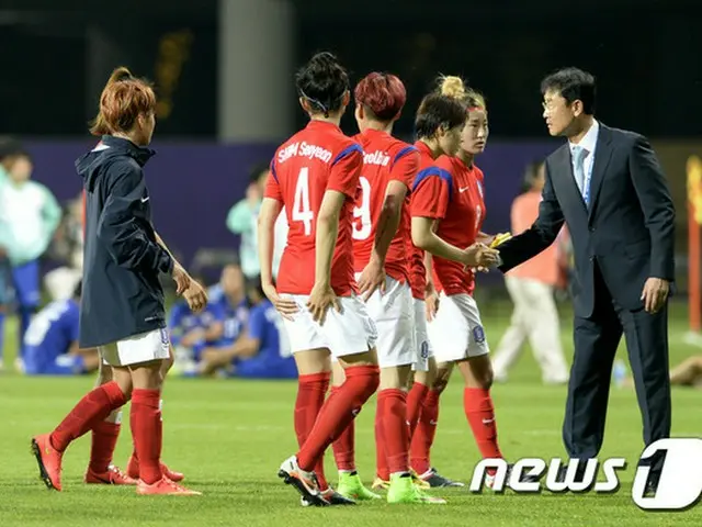 ことしカナダで開催される女子W杯に出場する韓国女子サッカー代表”ユン・ドクヨ号”が5日、坡州NFCに召集され、本格的なスタートをきった。