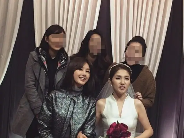 韓国タレントのキム・ギョンランが（37）が6日、ソウル・江南区（カンナムグ）にあるザ・ラビールでキム・サンミン議員と挙式を行った。（画像:news1）