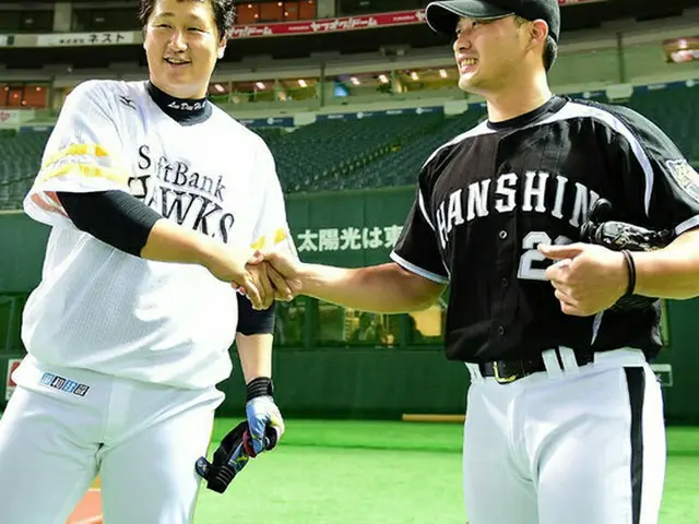 2014シーズン日本プロ野球で活躍した同い年選手、イ・デホ（李大浩）とオ・スンファン（呉昇桓）が韓国のテレビ番組で昨シーズンを振り返った。