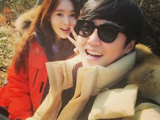 韓国俳優ユン・サンヒョン（41）と歌手MayBee（35）カップルがデート写真を公開した。（提供:news1）