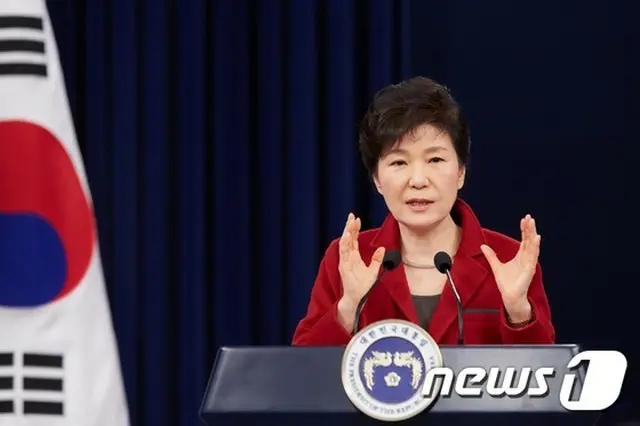 韓国大統領府は13日、朴大統領が前日に行った年頭会見の内容が国民の認識とかけ離れているとの一部報道に関連し、世論に耳を傾けるとの立場を示した。（提供:news1）