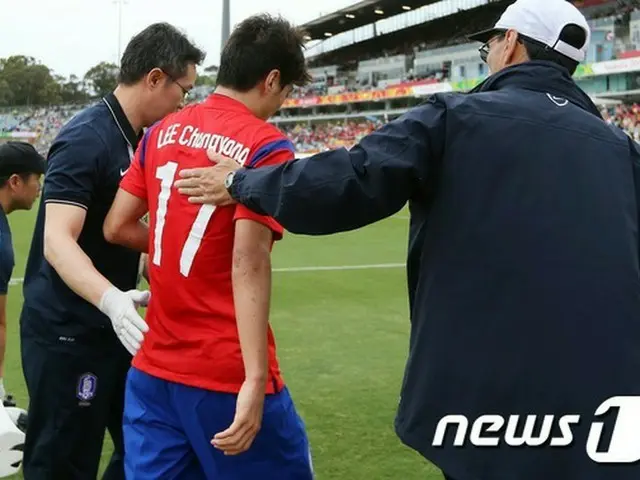アジア杯でのすねの負傷で早期帰国したサッカー韓国代表のイ・チョンヨン（26、ボルトン・ワンダラーズFC）が、今冬の移籍が難しい状況となった。