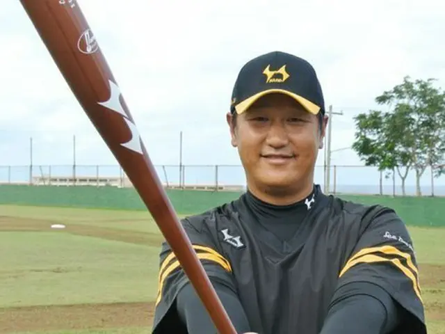 サイパンで自主トレーニング中の“ビッグボーイ” イ・デホ（李大浩、ソフトバンク、32）が日本シリーズ2連覇を目標に汗を流している。