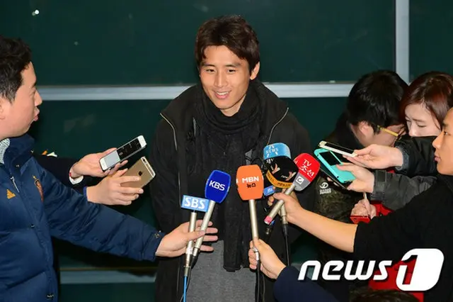 2015オーストラリアアジアカップで負傷した韓国サッカー代表MFク・ジャチョルが21日午後5時30分、仁川国際空港に到着した。