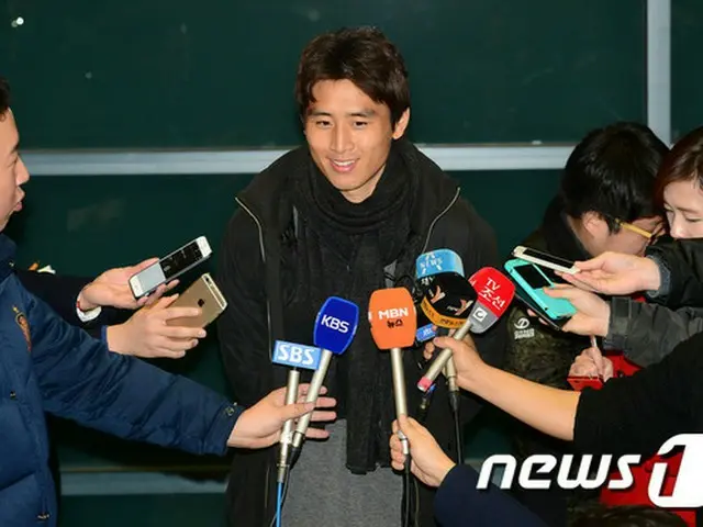 2015オーストラリアアジアカップで負傷した韓国サッカー代表MFク・ジャチョルが21日午後5時30分、仁川国際空港に到着した。