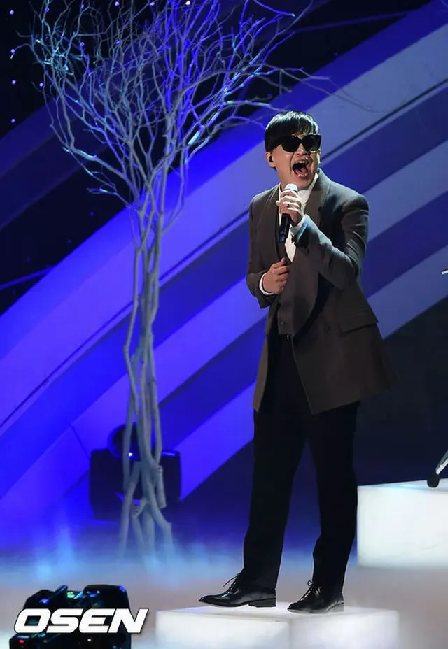 韓国グループ「MC THE MAX」イス側がMBCバラエティ番組「私は歌手だシーズン3」降板報道について事前に制作陣から通知を受けたこともないと困惑した。（提供:OSEN）