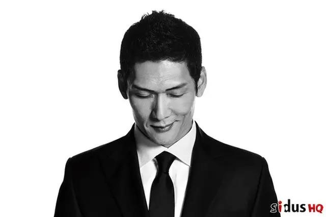 韓国男性グループ「god」のパク・チュニョンが、13年ぶりにサイダスHQと再契約したことがわかった。