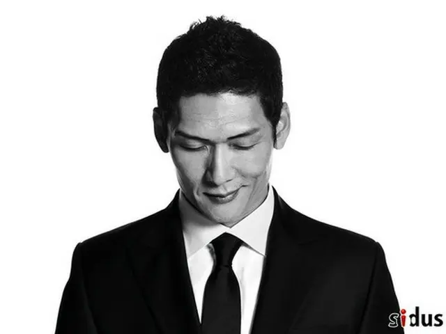 韓国男性グループ「god」のパク・チュニョンが、13年ぶりにサイダスHQと再契約したことがわかった。