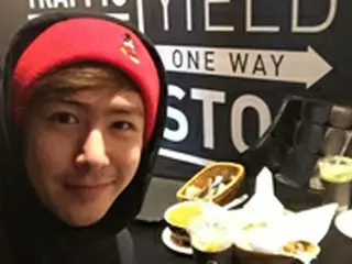 「2PM」ニックン、かわいい野獣姿でニッコリ