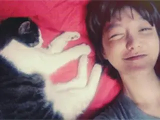 女優シン・ソユル、愛猫と“愛情たっぷり”ベッドで自撮り