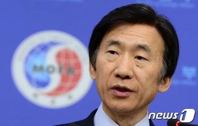 韓国外交部のユン・ビョンセ長官（写真）は27日、2名の日本人が過激派組織「イスラム国」に拉致されて1名が殺害されたとされる事件について、岸田文雄外相と電話で会談し、慰労の意を伝えた。（提供:news1）