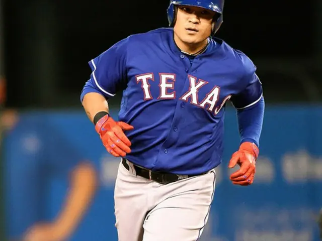 プロ野球選手チュ・シンス（テキサス・レンジャーズ）が「ファンタジーベースボールランキング」で、韓国人メジャーリーガーとして最も高い順位に浮上した。