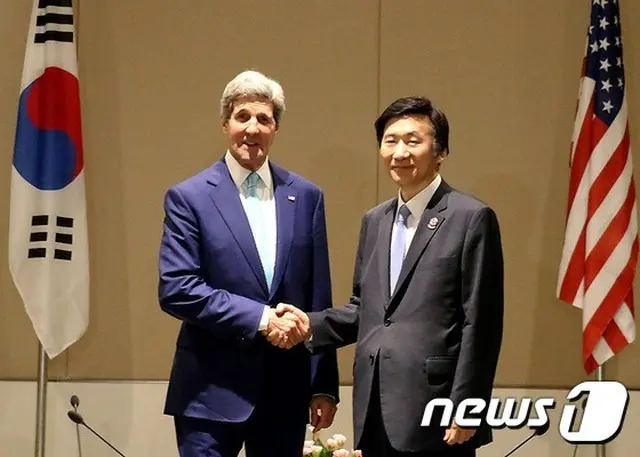 米韓外交長官が去る7日（現地時間）、北朝鮮の核対応協力案と朴大統領の年内の訪米計画を論議した。外交部が8日、明らかにした。