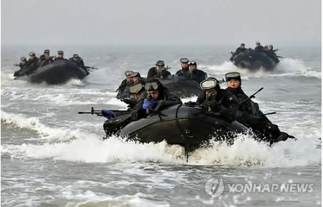 連合海上浸透訓練の様子（海兵隊司令部提供）＝１０日、ソウル（聯合ニュース）