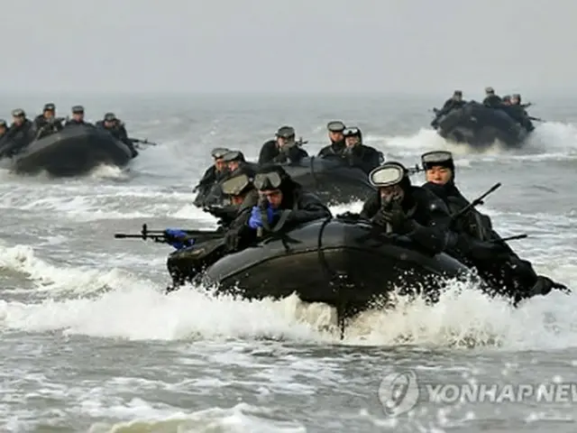 連合海上浸透訓練の様子（海兵隊司令部提供）＝１０日、ソウル（聯合ニュース）