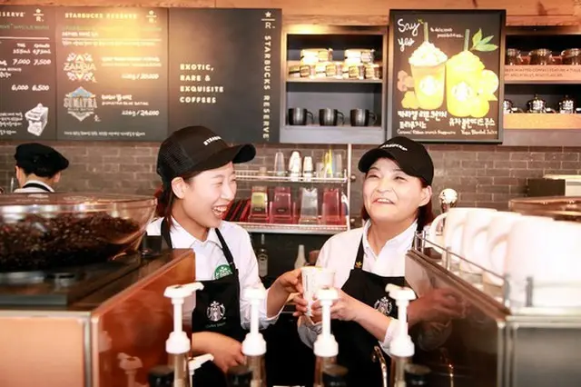 スターバックスコーヒーコリアは韓国障害者雇用公団と共に15日まで全国の店舗で勤務する障害者バリスタを採用すると10日、明らかにした。（提供:news1）